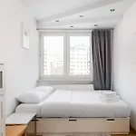 Wola Center 3-bedroom By Bookinghost *
