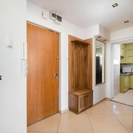 Wola Center 3-bedroom By Bookinghost Appartamento *