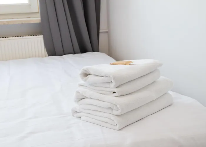 Wola Center 3-bedroom By Bookinghost Apartmán