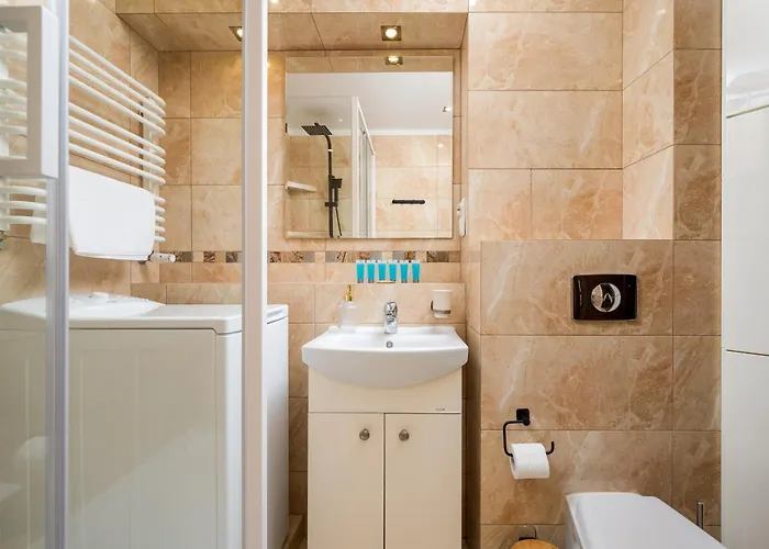 Wola Center 3-bedroom By Bookinghost Apartmán *