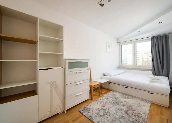 Wola Center 3-bedroom By Bookinghost Appartamento *