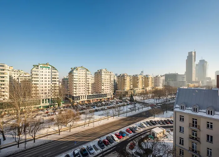 Wola Center 3-bedroom By Bookinghost Apartment