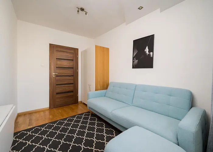 Wola Center 3-bedroom By Bookinghost Apartment