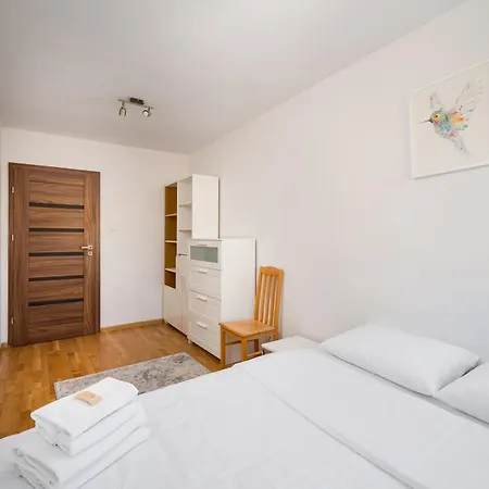 アパート Wola Center 3-bedroom By Bookinghost