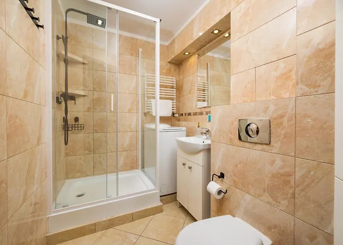 Wola Center 3-bedroom By Bookinghost *