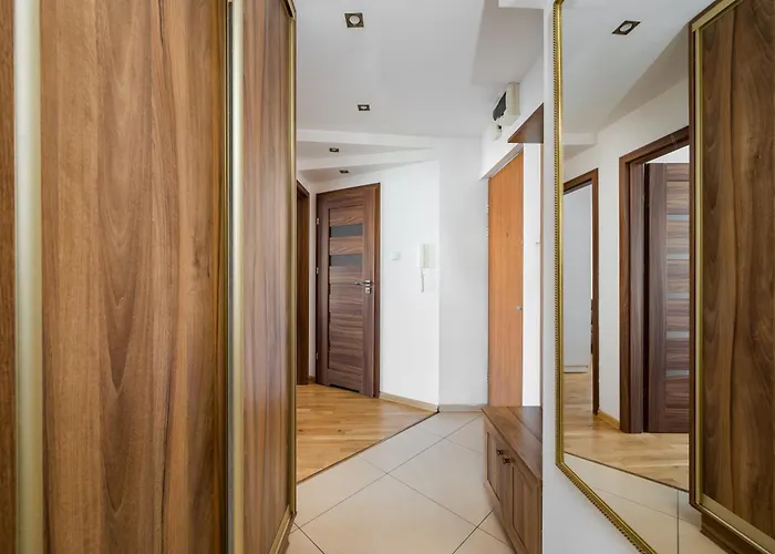 Apartamento Wola Center 3-bedroom By Bookinghost *